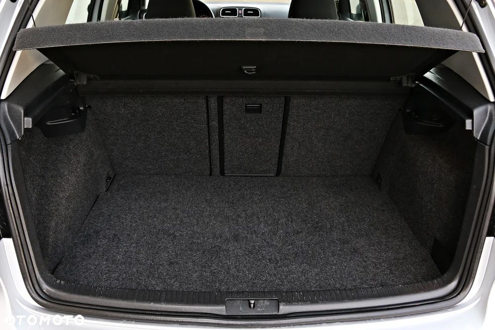 Volkswagen Golf 1.6 TDI DPF BlueMotion Technology Team - 35