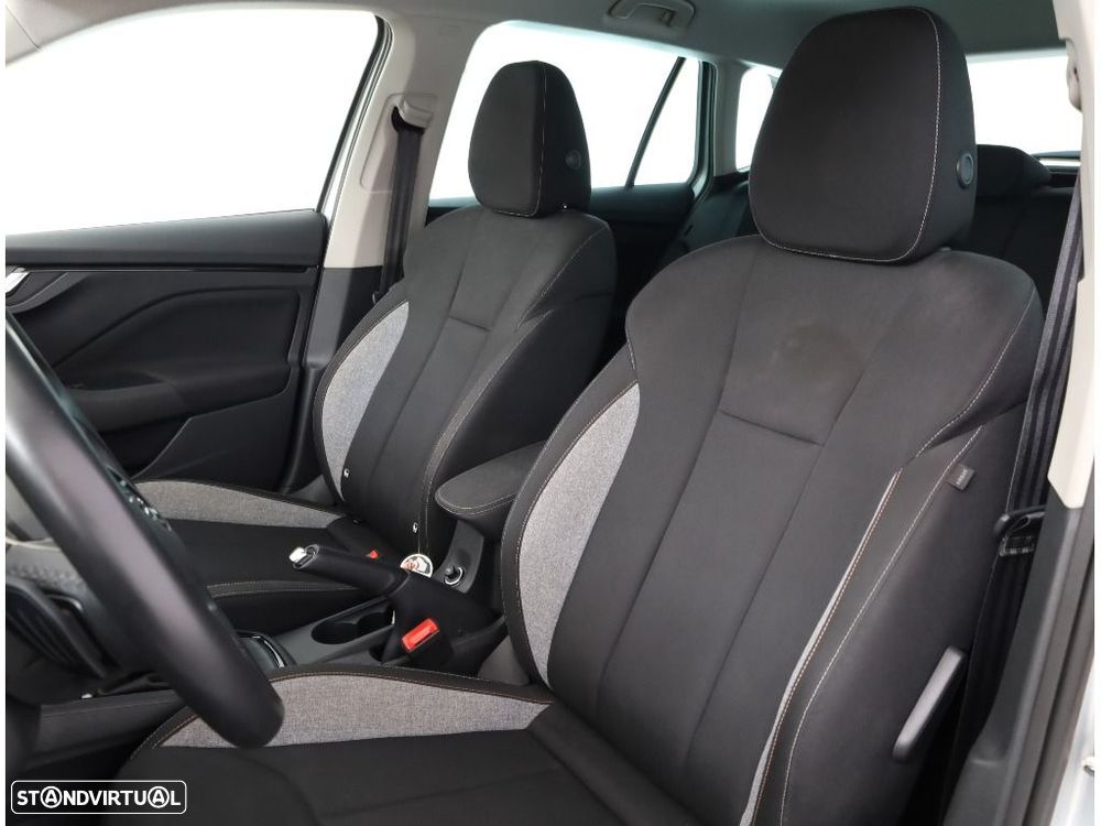 Skoda Kamiq 1.0 TSI DSG - 9