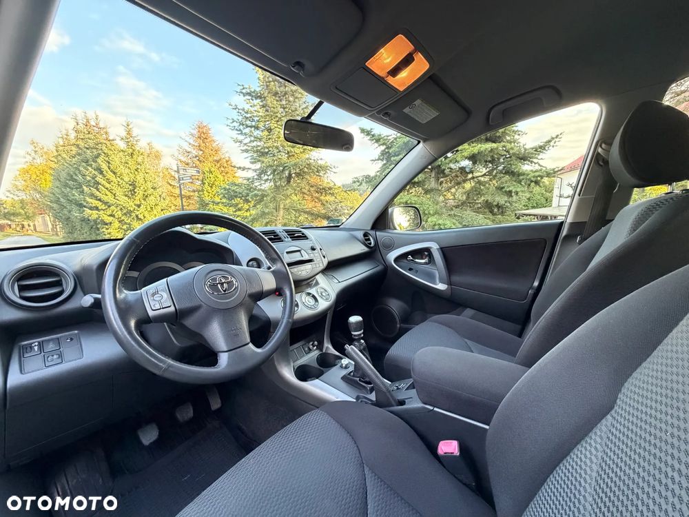 Toyota RAV4 2.2 D-4D Premium - 16