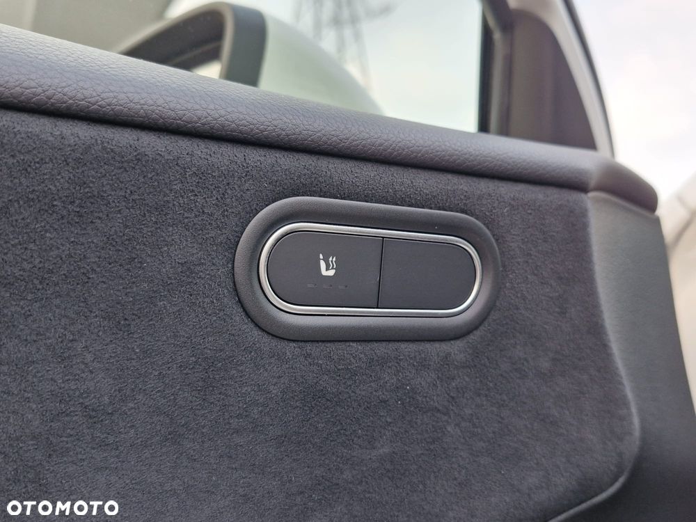 Mercedes-Benz Klasa A 220 4-Matic AMG Line 7G-DCT - 32