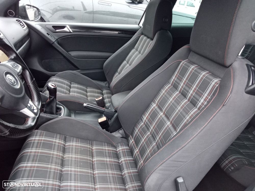 VW Golf 2.0 GTI - 17