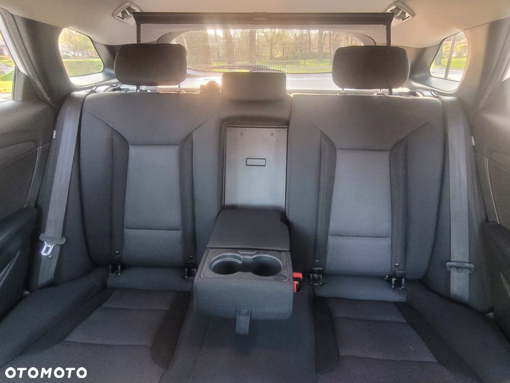 Hyundai i40 Kombi blue 1.7 CRDi DCT Premium - 32