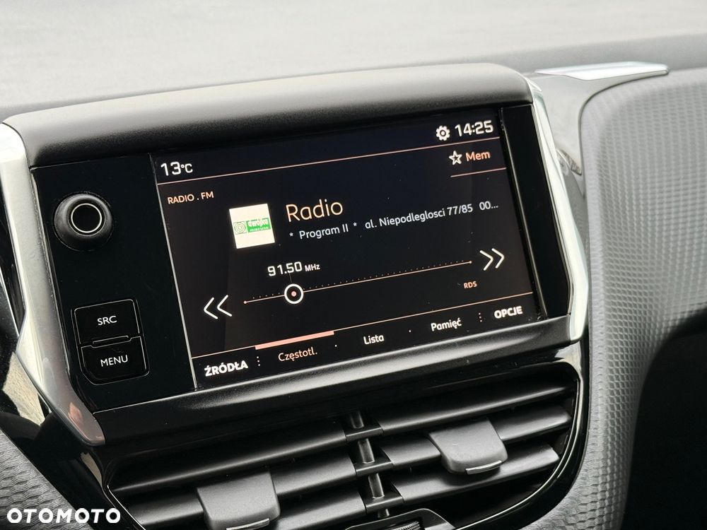 Peugeot 2008 BlueHDi 100 STOP & START Signature - 29