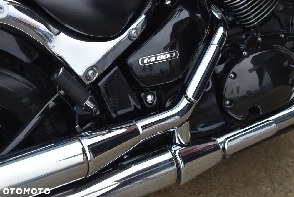 Suzuki Intruder - 32