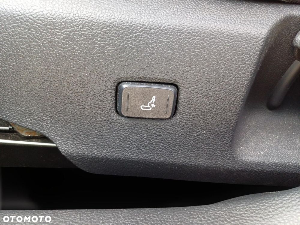 Toyota Corolla - 24