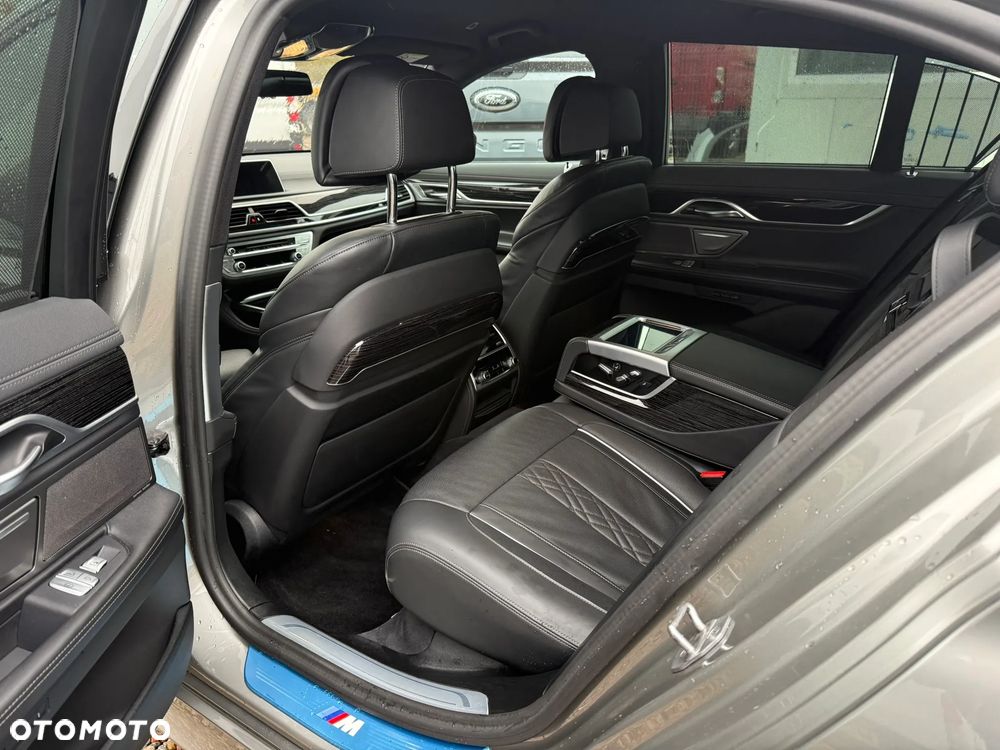BMW Seria 7 - 12