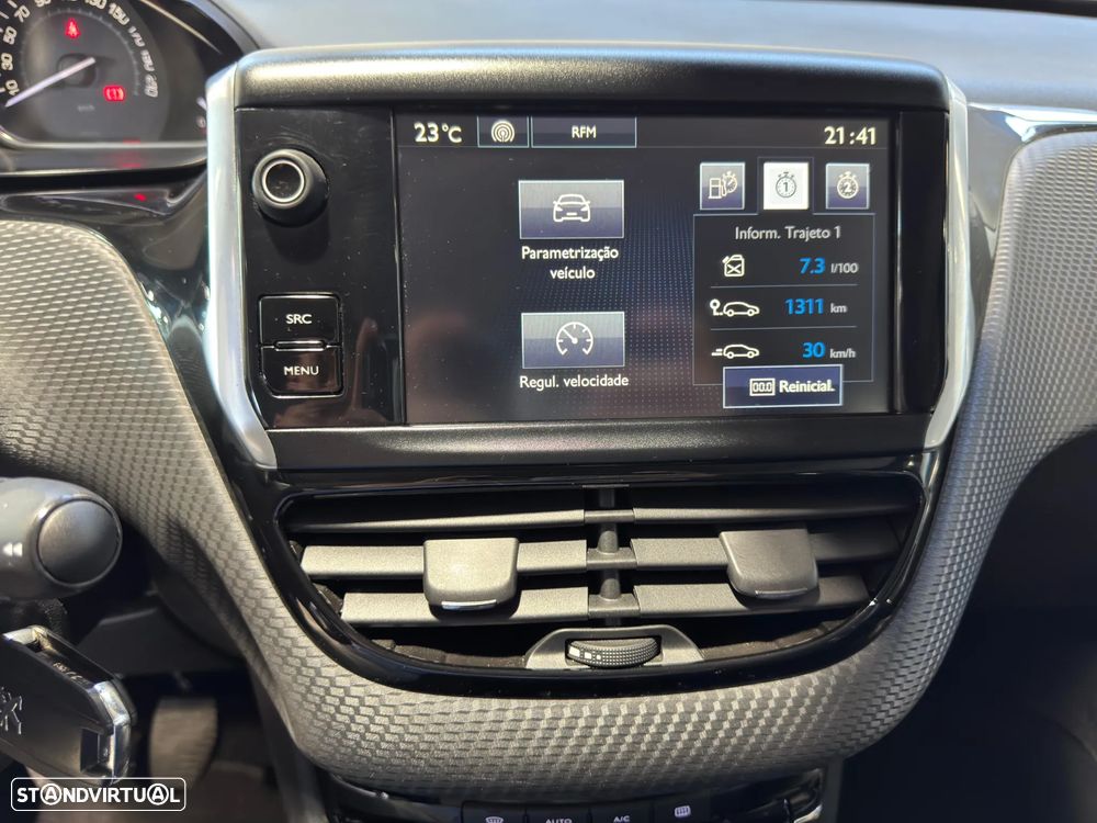 Peugeot 2008 1.2 PureTech Allure - 26
