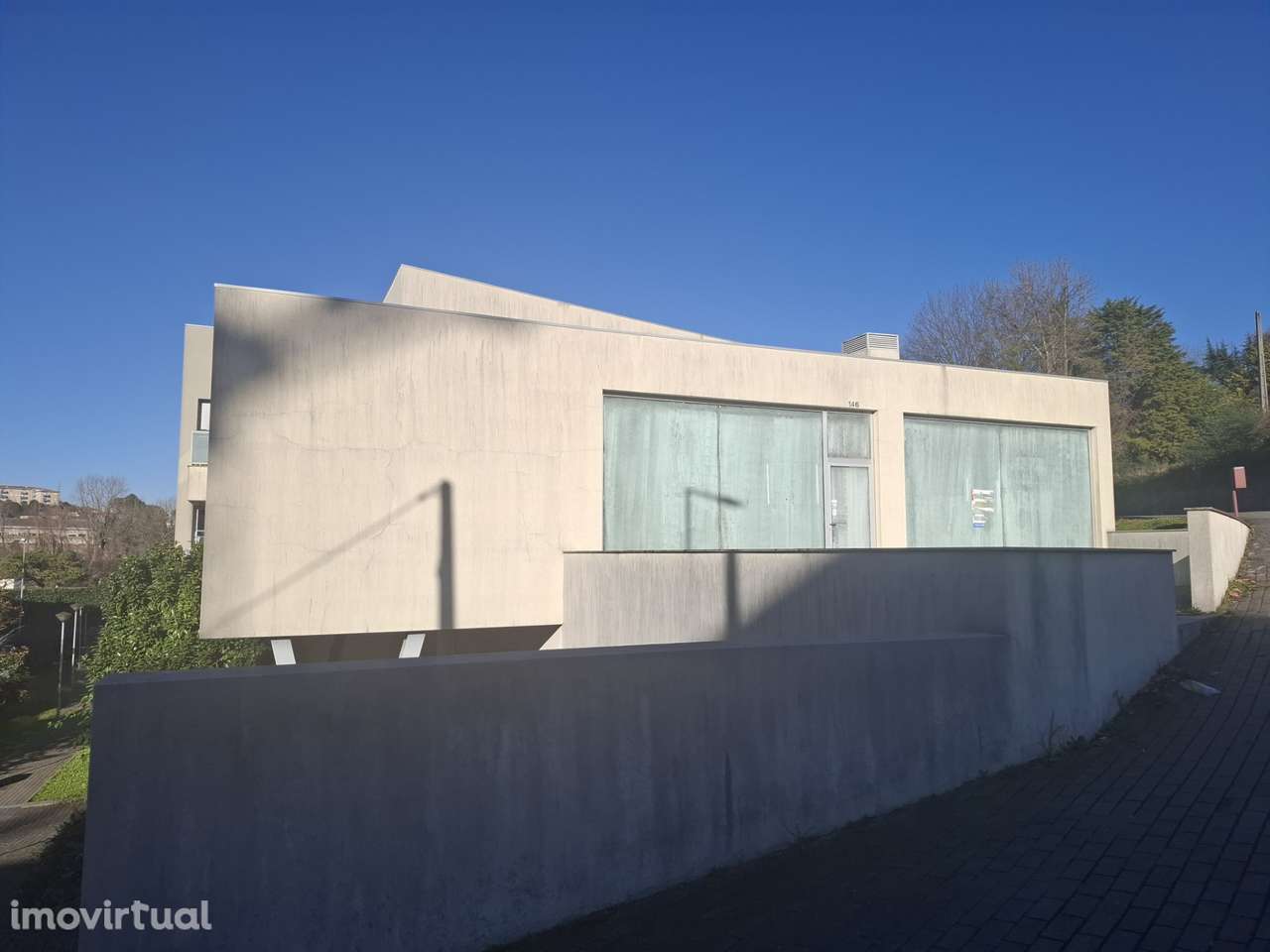 Conjunto de 3 lojas Azurem Guimarães - Grande imagem: 3/8