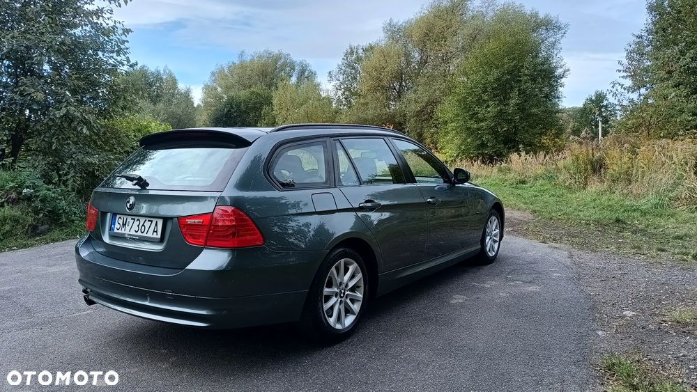 BMW Seria 3 320i - 7