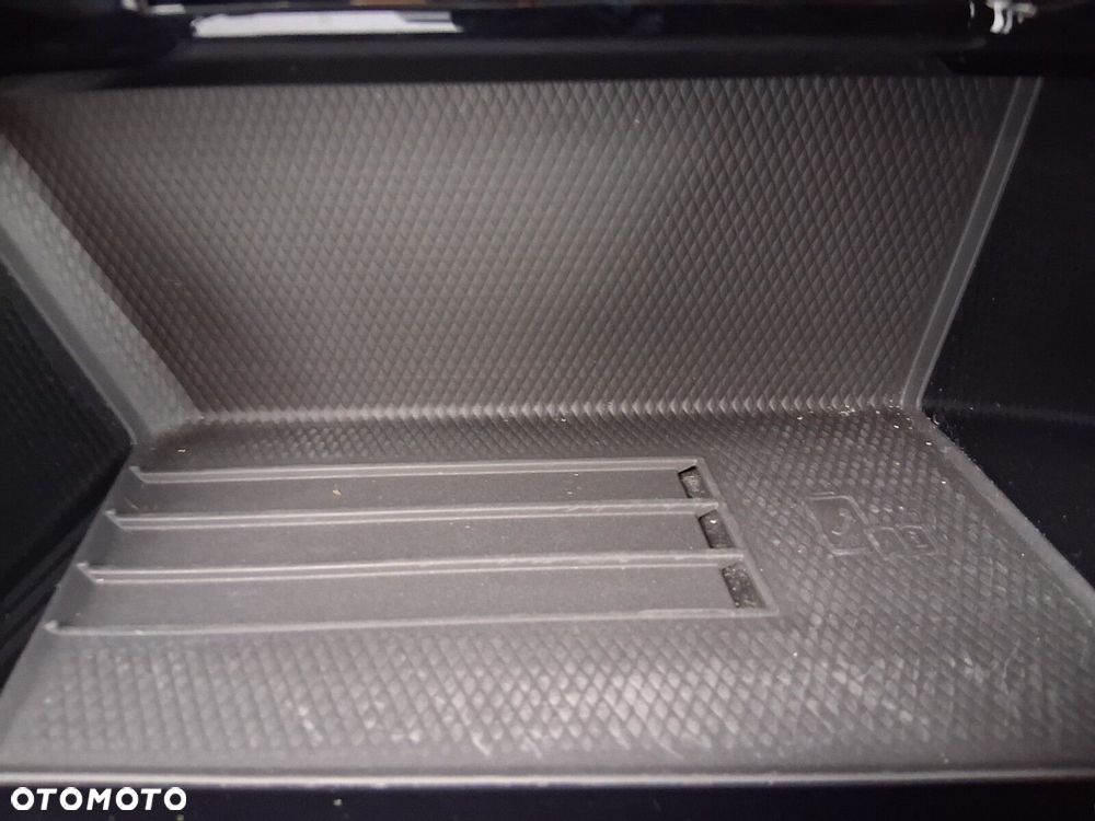 Volkswagen Golf - 24