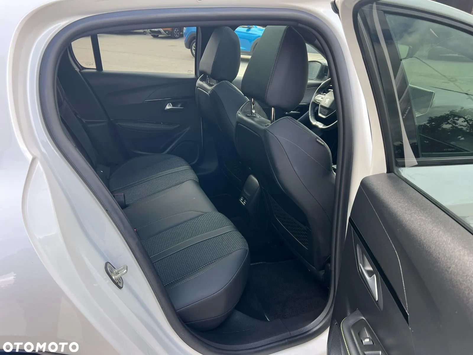 Peugeot 208 1.2 PureTech GT S&S - 11
