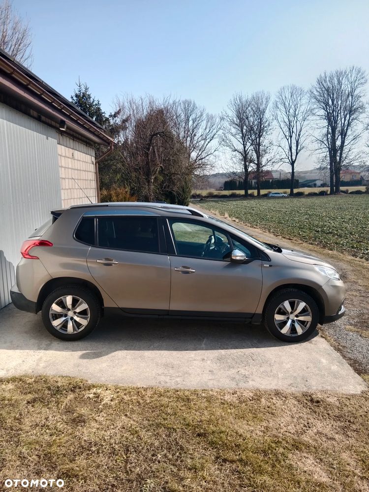 Peugeot 2008 1.2 Pure Tech Style - 5