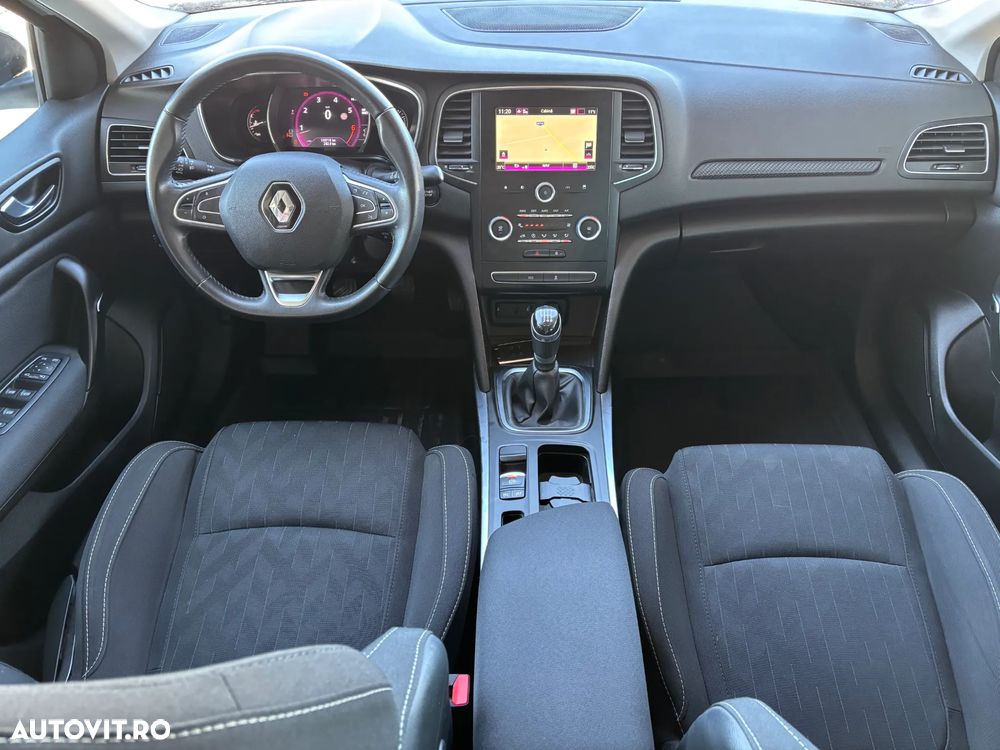 Renault Megane TCE 140 Equilibre - 5