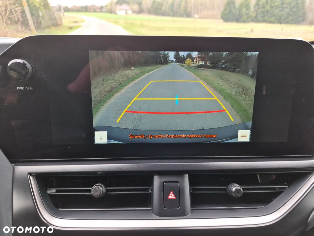 Lexus UX 300h F Sport Design AWD - 13