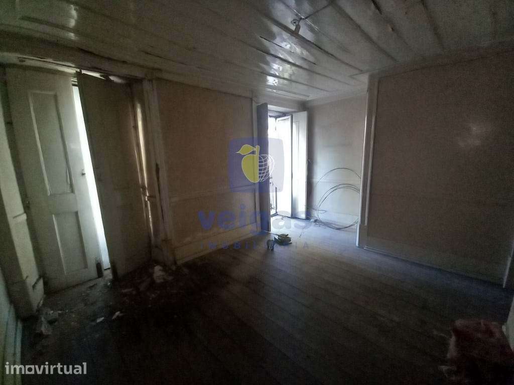 Prédio para remodelar localizado na Freguesia de Alcântara - Grande imagem: 5/35