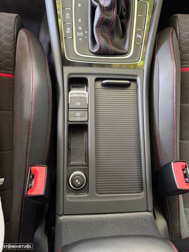VW Golf - 28