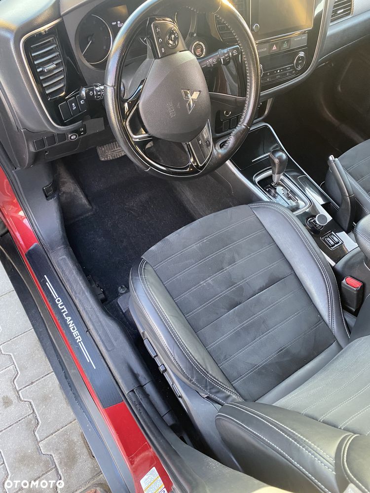 Mitsubishi Outlander - 10