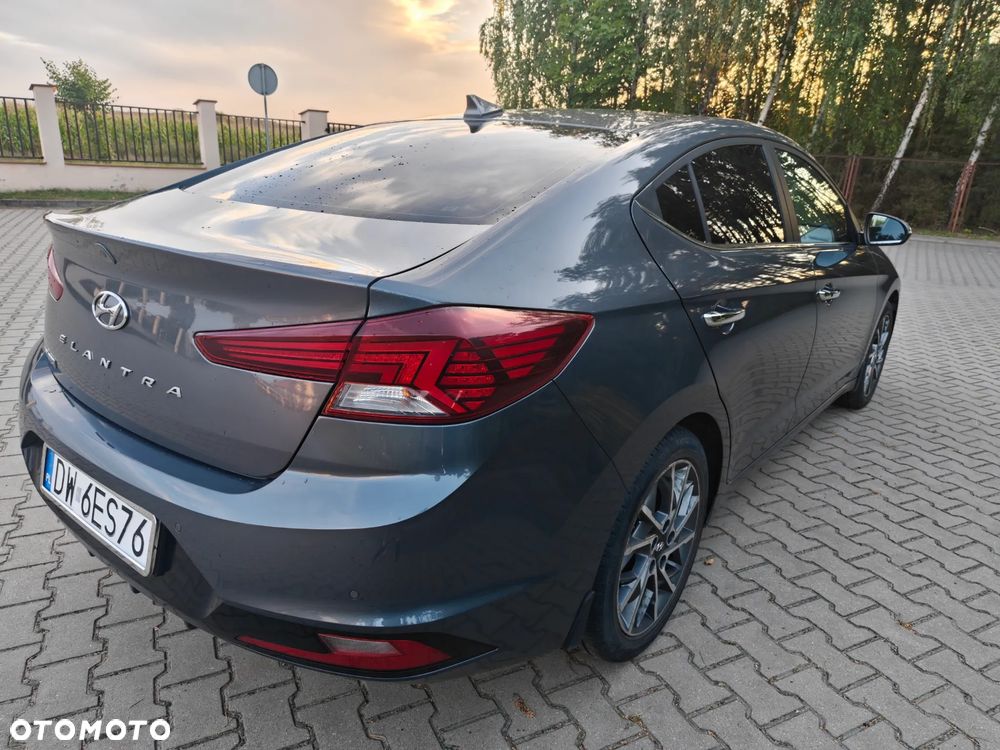 Hyundai Elantra 1.6 Style - 4