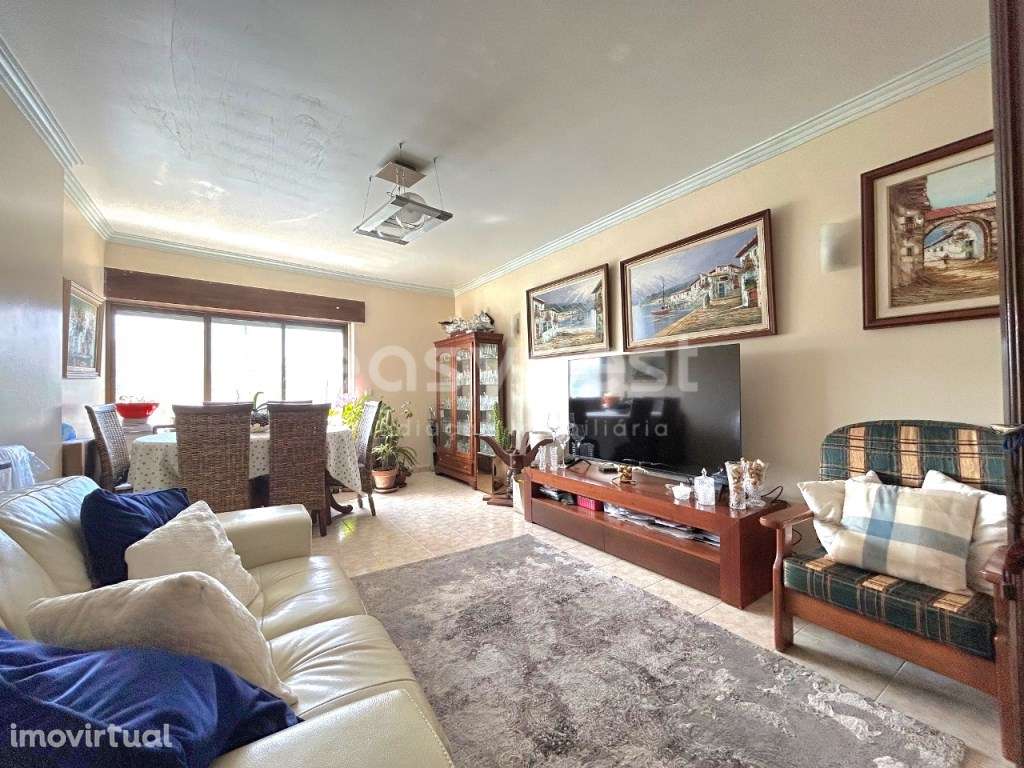 Apartamento T2, 88m2, em prédio com elevadores na Amadora, junto ao... - Grande imagem: 2/18