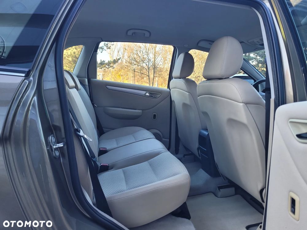 Mercedes-Benz Klasa B - 21