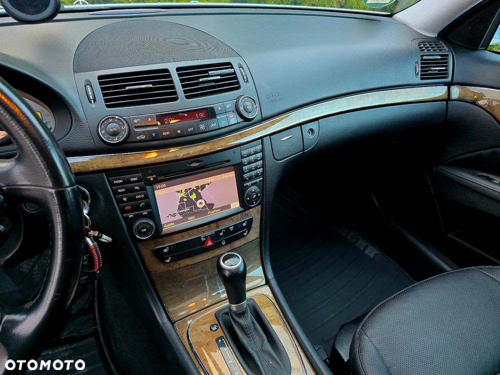 Mercedes-Benz Klasa E 320 CDI 7G-TRONIC Avantgarde BusinessEDITION - 19