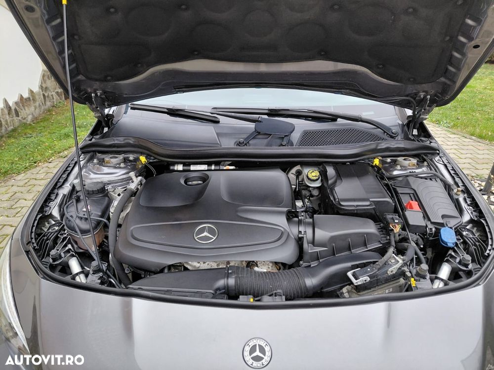 Mercedes-Benz CLA 250 4Matic 7G-DCT Sport - 10
