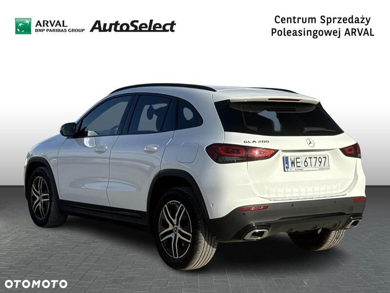 Mercedes-Benz GLA 200 Style - 3