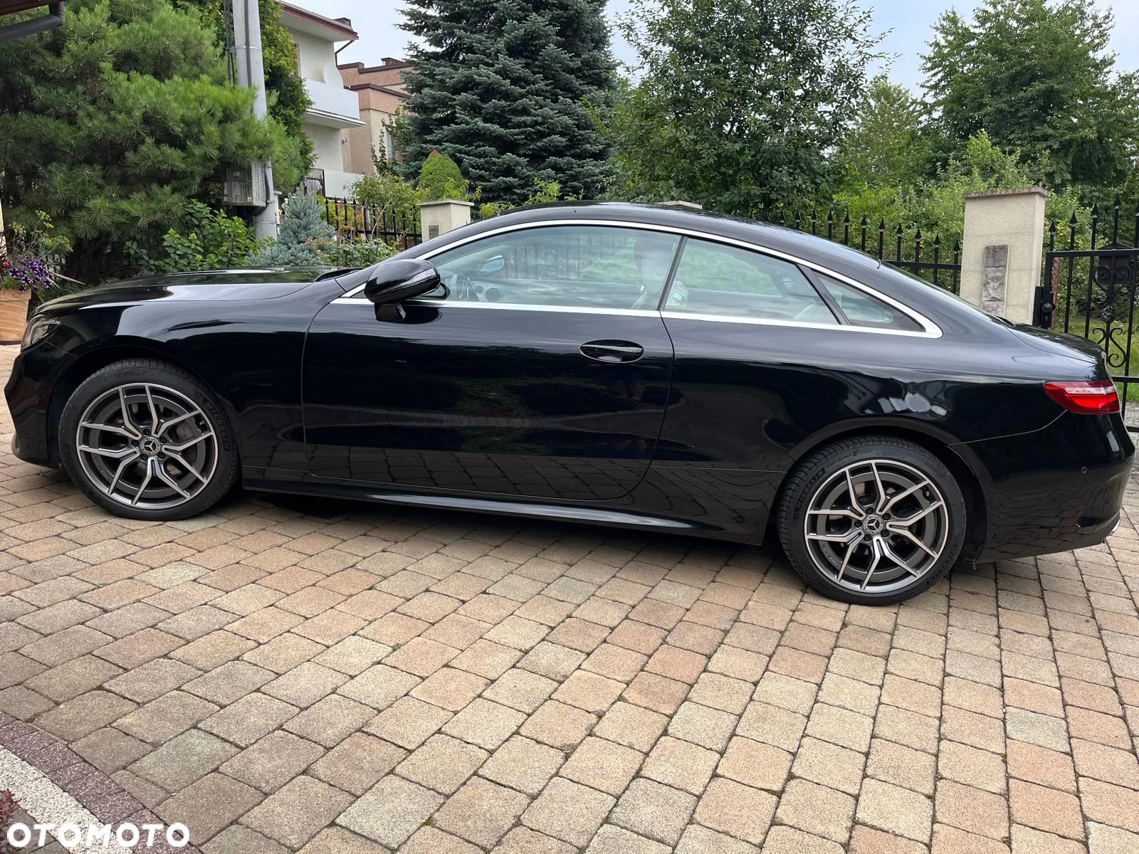 Mercedes-Benz Klasa E 220 d Coupe 4-Matic 9G-TRONIC - 8