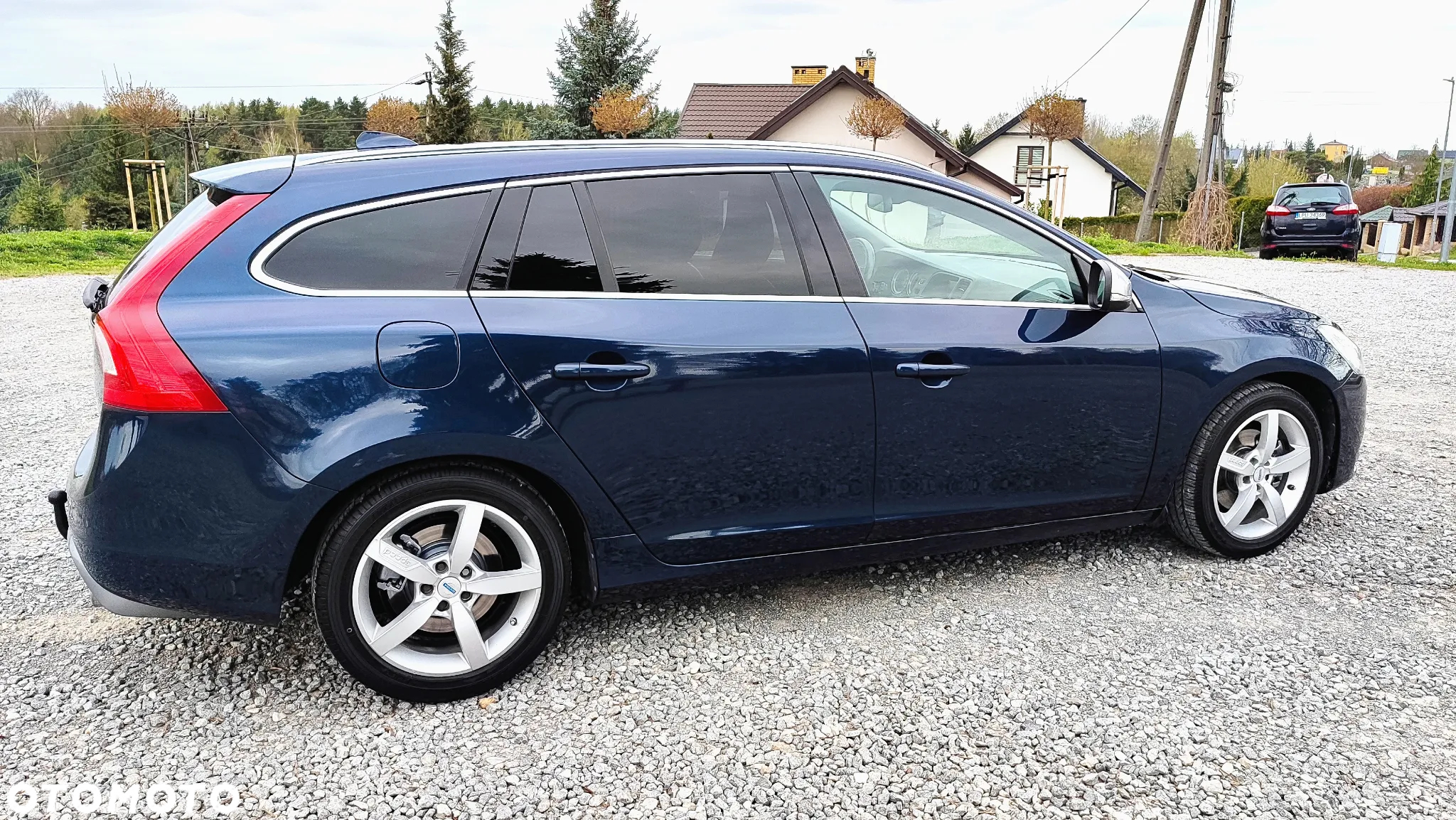 Volvo V60 D3 R-Design - 12
