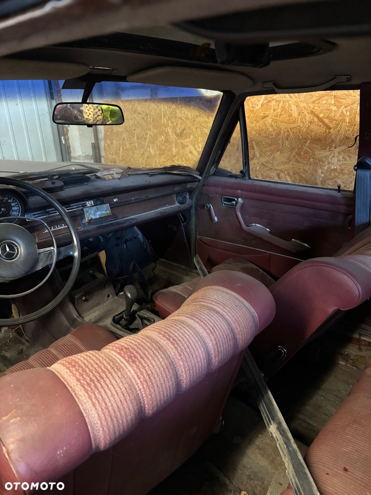 Mercedes-Benz 280 - 7