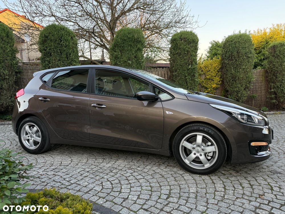 Kia Ceed 1.4 CVVT Dream-Team Edition - 19