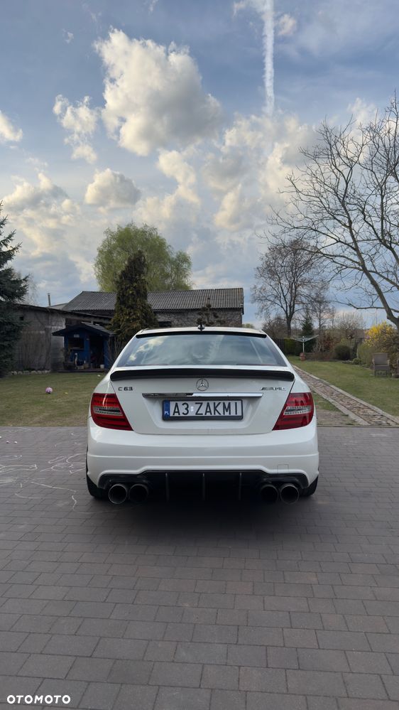 Mercedes-Benz Klasa C 63 AMG - 4