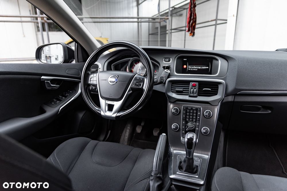 Volvo V40 D2 Drive-E Momentum - 18