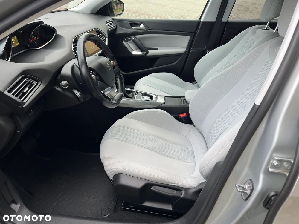 Peugeot 308 1.6 BlueHDi Allure S&S EAT6 - 4