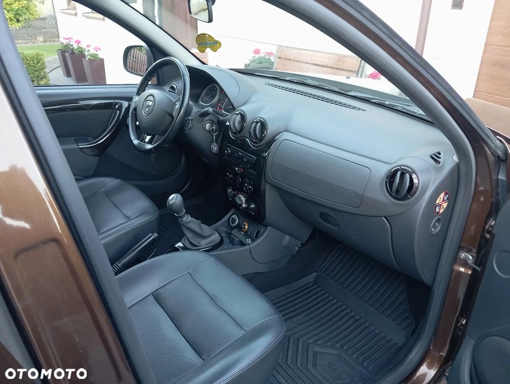 Dacia Duster 1.6 Laureate 4x4 - 30