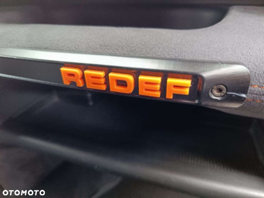 Land Rover Defender - 37