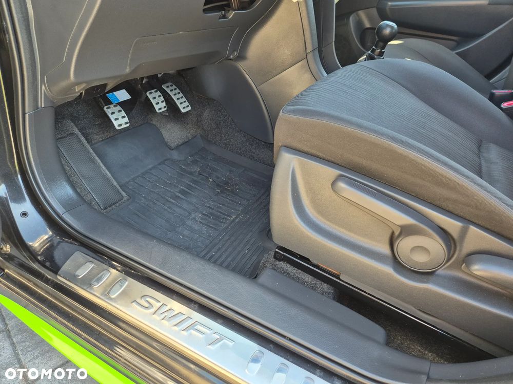 Suzuki Swift - 23