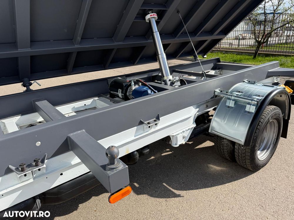 Mercedes-Benz Sprinter - 12