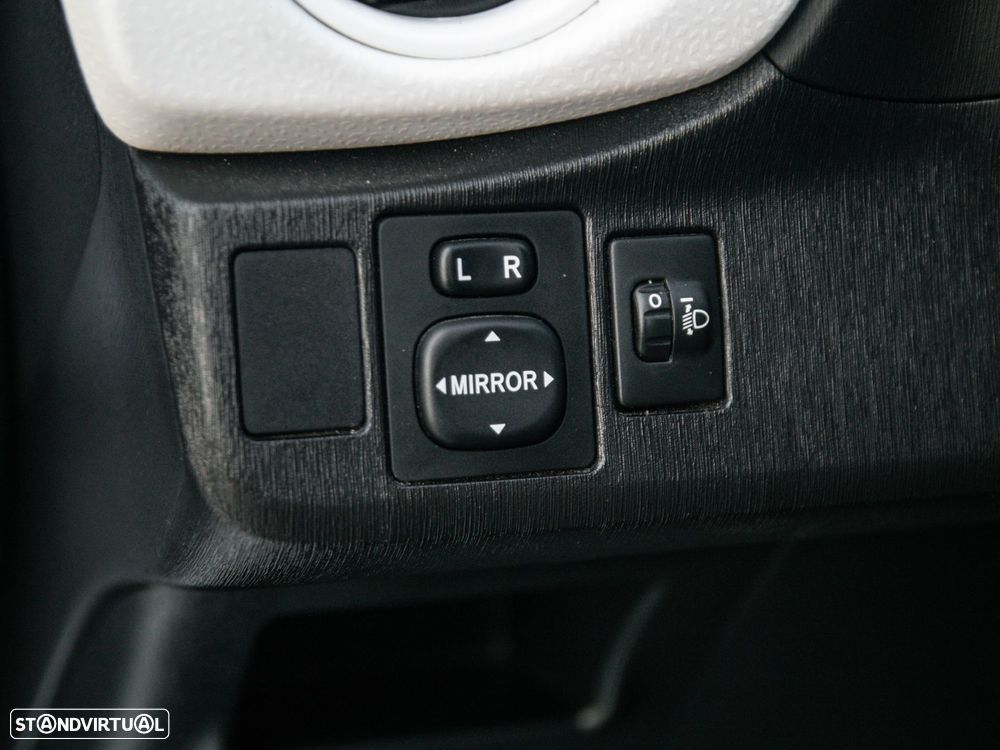 Toyota Yaris 1.33 VVT-i Sport - 31