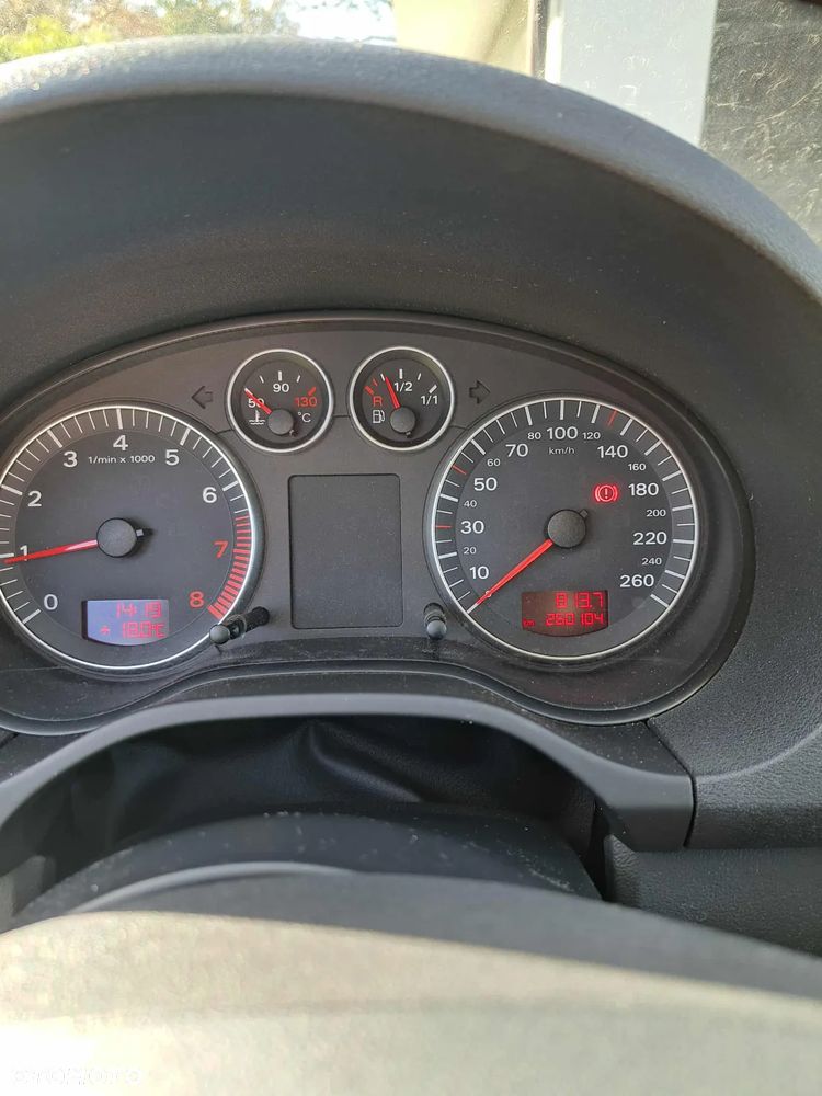 Audi A3 3-drzwiowe 1.6 Ambition - 9