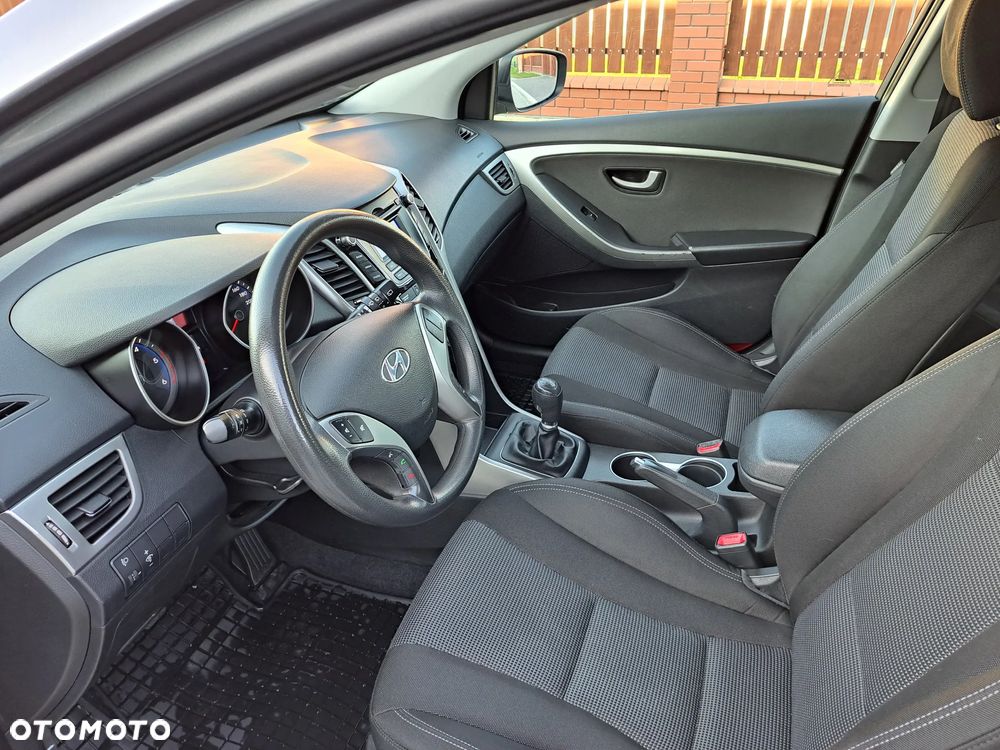 Hyundai i30 1.6 CRDi Classic + - 10