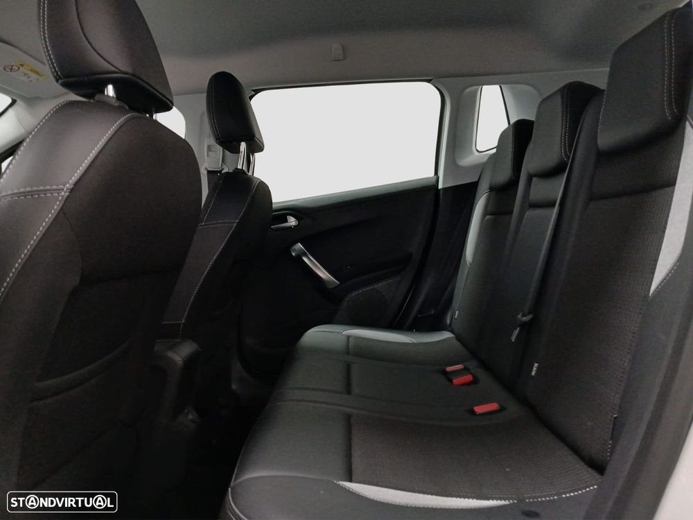 Peugeot 2008 1.2 PureTech Allure EAT6 - 10