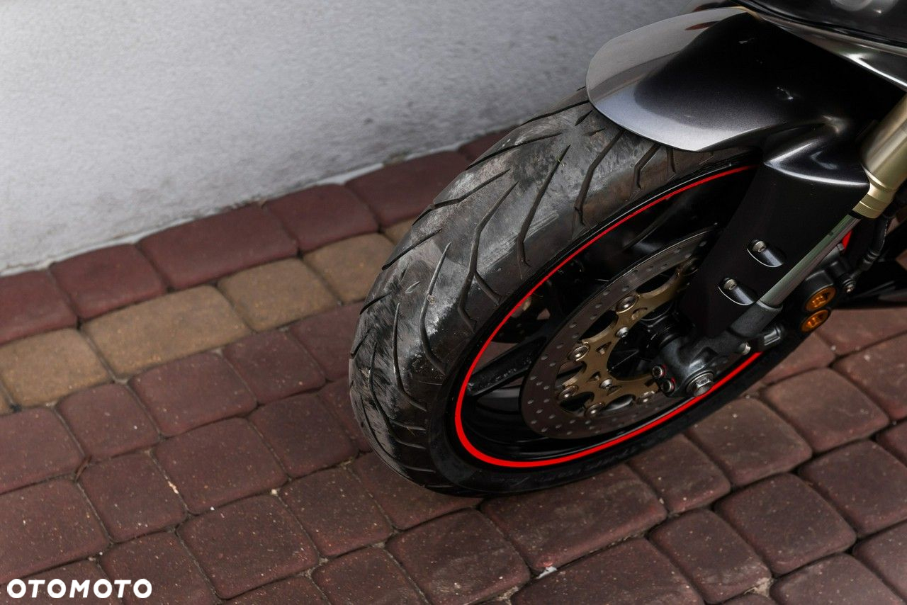 Yamaha R1 - 7