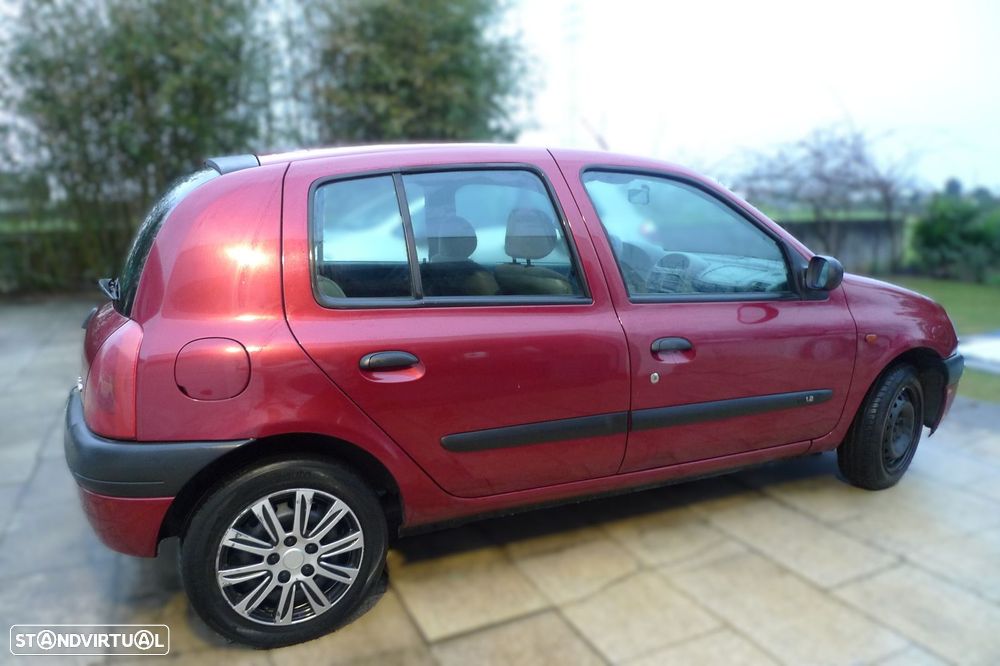 Renault Clio 1.2 RT - 6