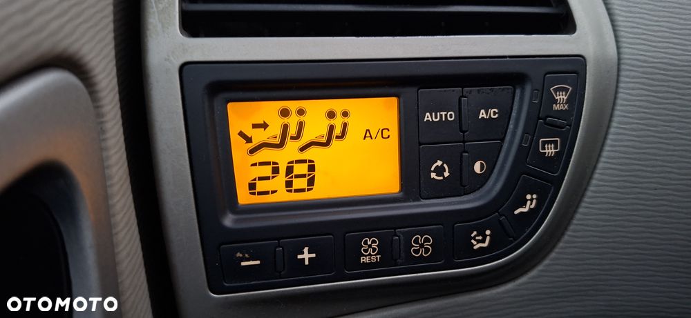 Citroën C4 Grand Picasso - 27