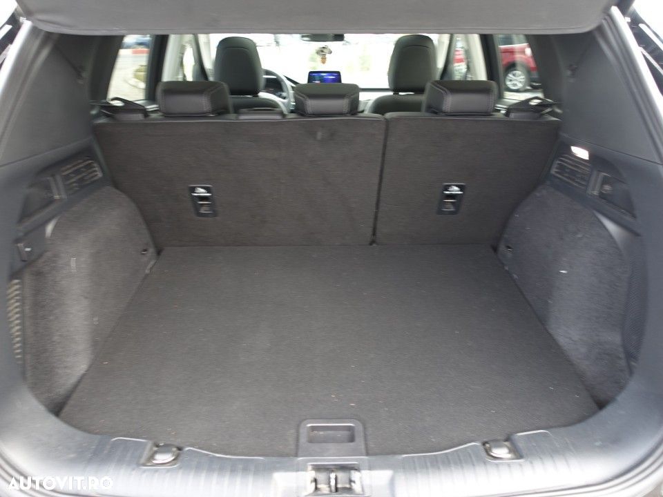 Ford Kuga - 12