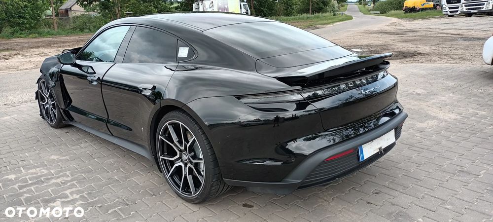 Porsche Taycan - 16