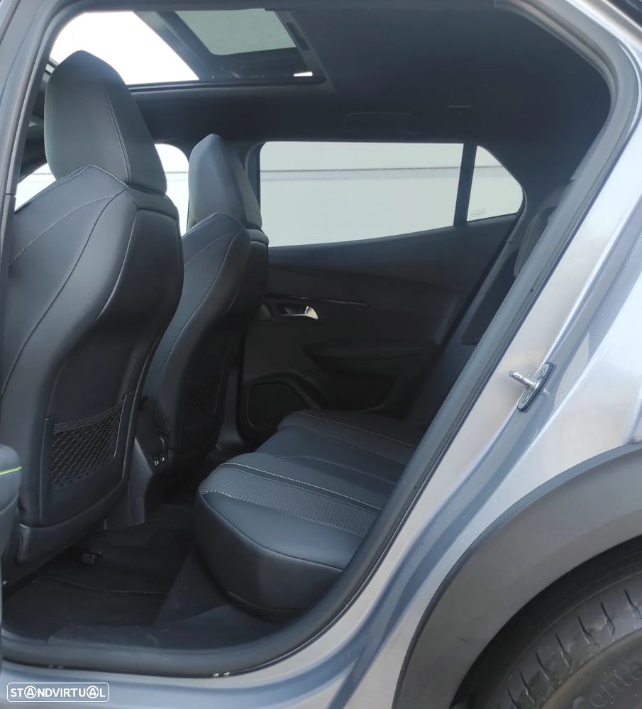 Peugeot e-2008 GT - 27