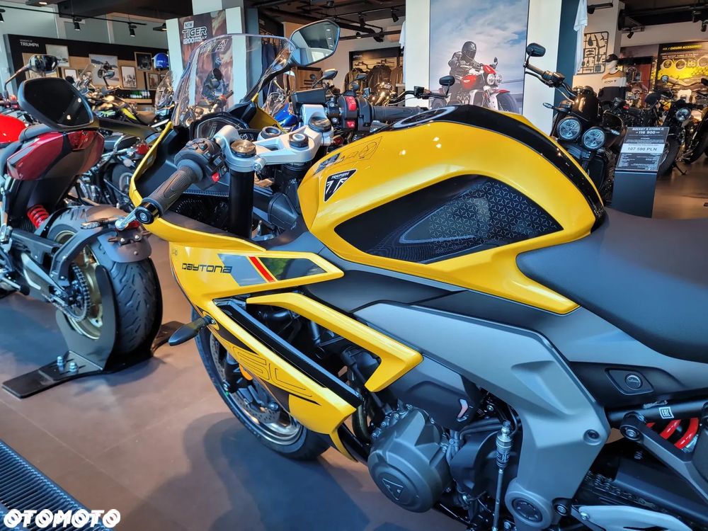Triumph Daytona - 5