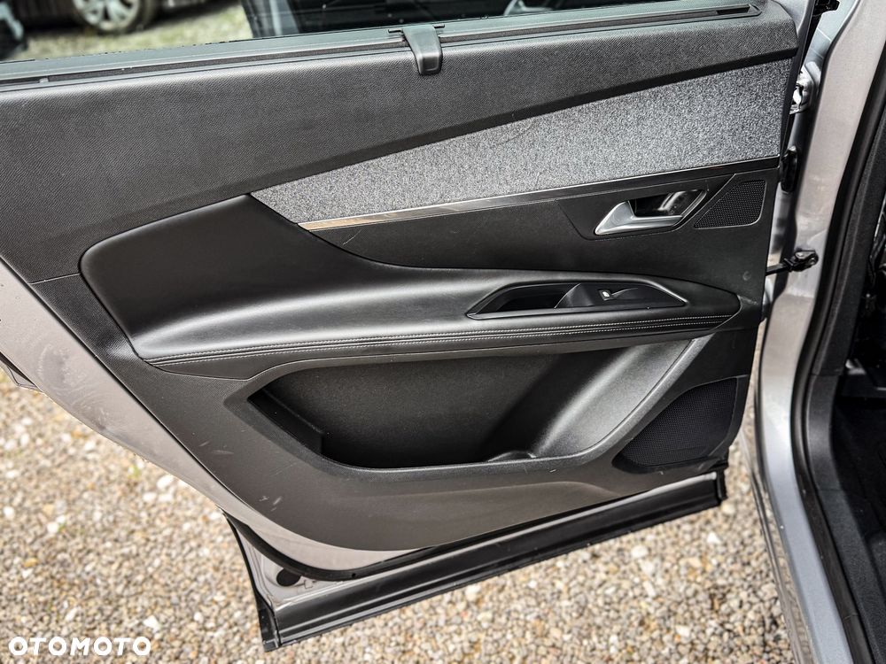 Peugeot 5008 1.2 PureTech Allure S&S - 23